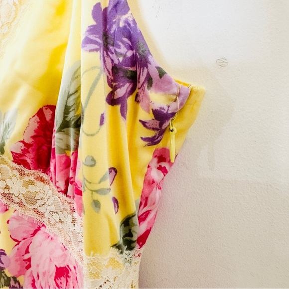 Wayf Floral Yellow midi  Dress NEW - Picture 11 of 16